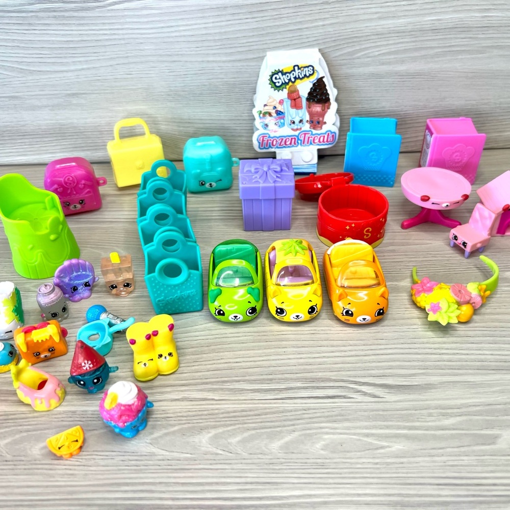 Shopkins Kids Toy 30+ Lot Figures & Basket Food Items